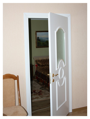 Міжкімнатні пластикові двері