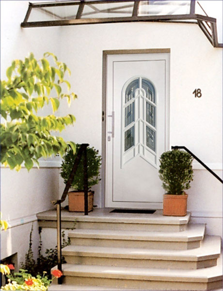 Зовнішні двері для котеджу